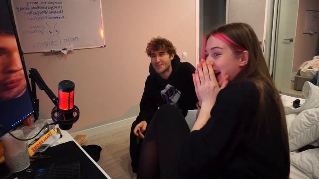 АКУЛИЧ И КОРЕШ РОФЛЯТ ДРУГ НАД ДРУГОМ | КОРЕШ ЗАЛЕТЕЛ НА СТРИМ К АКУЛИЧ смотреть онлайн