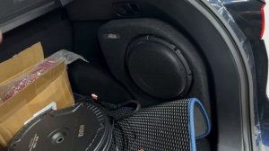 Как выбрать сабвуфер в машину. Сабвуфер - стелс в багажник Mazda CX-5 . Автозвук с 2-мя усилителями