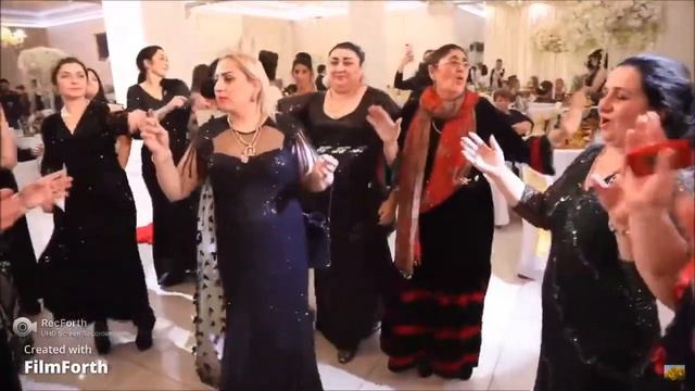 One hundred grams.Дайте мне сто грамм. смотреть онлайн