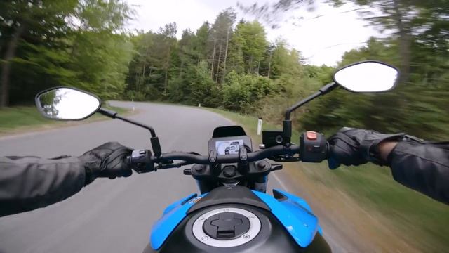 a QUICK review of the Suzuki GSX-8S [RAW Onboard] смотреть онлайн
