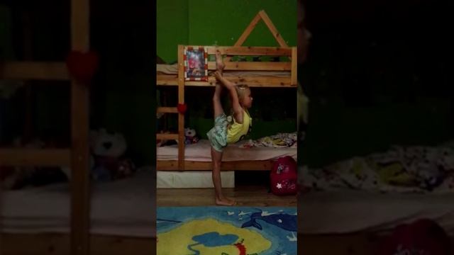 Элемент "Свеча" Художественная гимнастика. смотреть онлайн