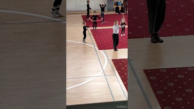 Тренировка по художественной гимнастике смотреть онлайн