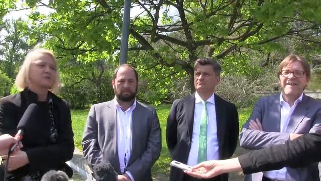 Guy Verhofstadt udziela poparcia kandydatom Europy Plus Twojego Ruchu смотреть онлайн