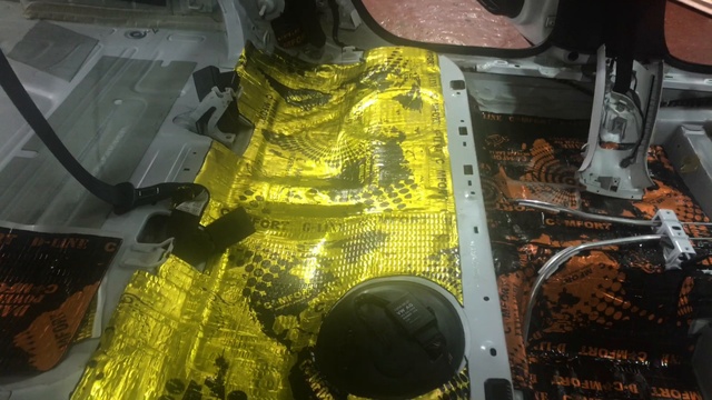 Volkswagen Jetta шумоизоляция. Остается лишь кататься и наслаждаться отменной тишиной в салоне смотреть онлайн