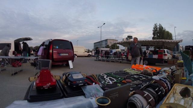 Торгую на барахолке в Германии 2022