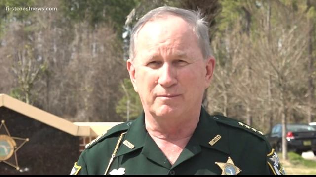 Pit bull is killed with baseball bat after attack of puppy; Nassau man arrested смотреть онлайн
