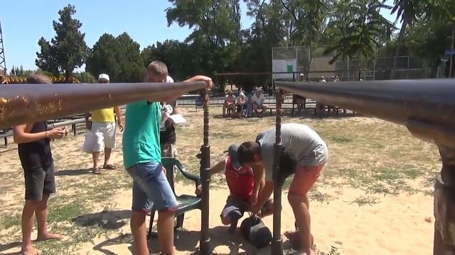 Отжимание на брусьях с весом 85 кг смотреть онлайн