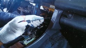 Как поменять сервопривод печки Мерседес W203 у пассажира в ногах