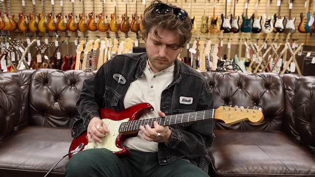 Guitar of the Day: 1964 Fender Stratocaster Custom Color Candy Apple Red | Norman's Rare Guitars смотреть онлайн