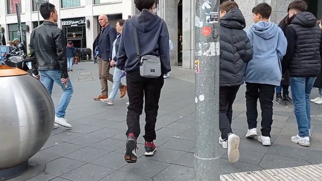 Берлин. На Потсдамской площади. Вид с 25 этажа. смотреть онлайн