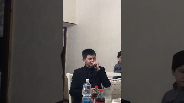 Парень из Кызылорды делает ртом невероятные вещи! смотреть онлайн