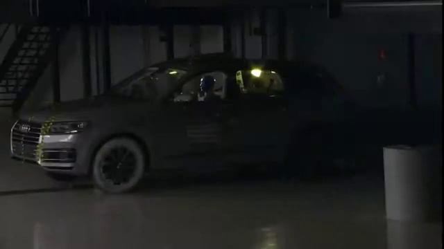 VOLVO XC90 vs AUDI Q7 crash test and results !!!**MUST WATCH** смотреть онлайн