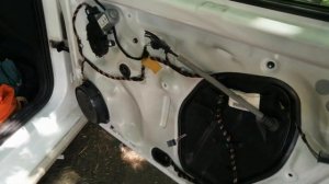 Замена штатных динамиков в Polo sedan на DL Audio GRYPHON PRO 165 Midbass