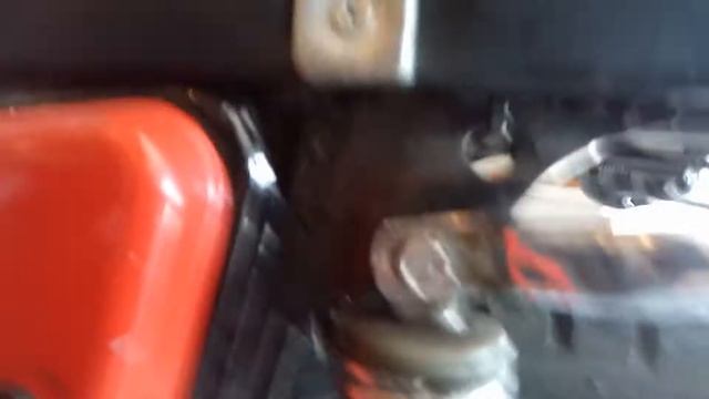 Одна из причин стучащих амортах на мотоцикле смотреть онлайн