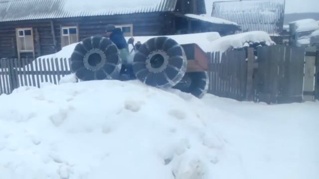Снегоход "ЮРОК" на снежных ухабах 4х4 переломка 3 смотреть онлайн