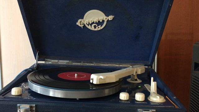 Золотые огоньки, радиограммофон Саратов МСП смотреть онлайн