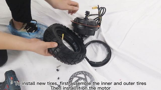 KuKirin G2 Max - Inner tube and Tire of the Rear Wheel Replace Tutorial смотреть онлайн