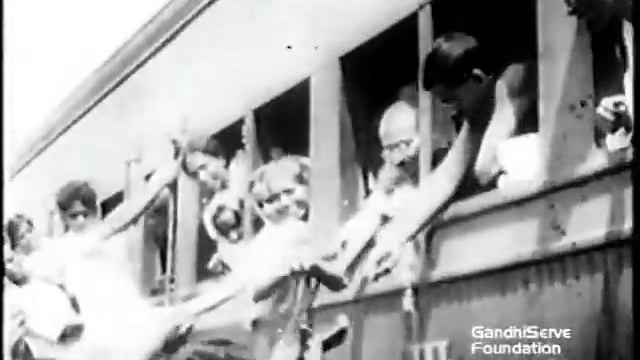 Mahatma Gandhi travelling in train on Harijan tour in South India, 1934 смотреть онлайн