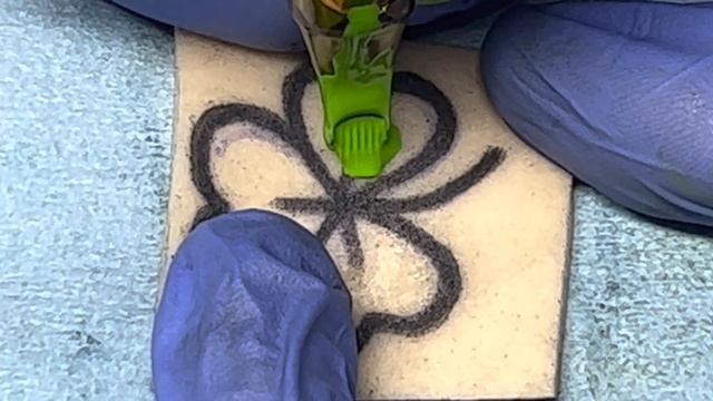 3 Leaf Clover Close Up Tattoo смотреть онлайн