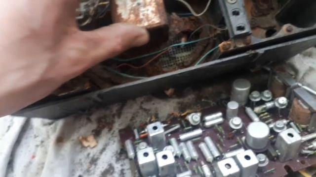 Разбор двух прогнивших радиоприемников VEF 202 смотреть онлайн