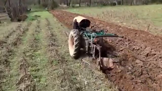 Мотоблок пашет сам смотреть онлайн