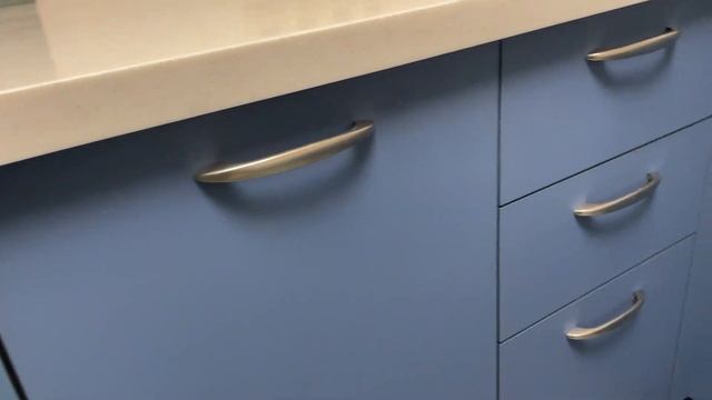 Odissey | Кухня на заказ с фасадами FENIX и Cleaf, столешница из иск. камня с подклеенной мойкой