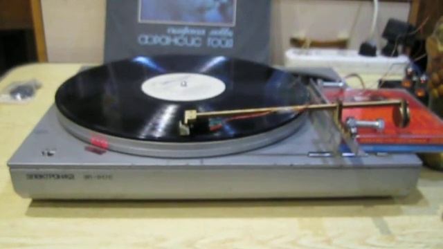 тангенциальный тонарм на проигрывателе электроника ЭП-017 С смотреть онлайн