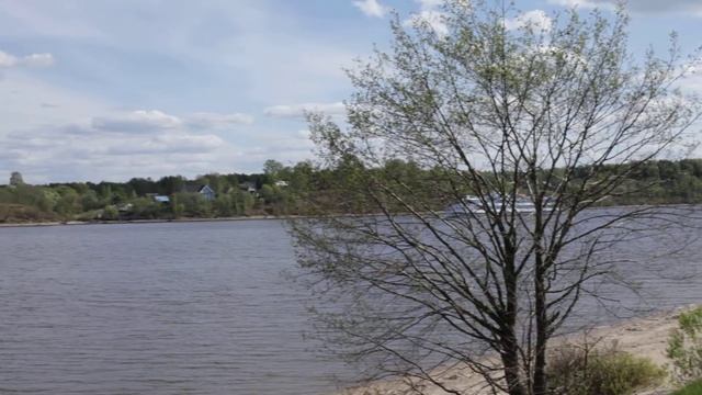 Берега Удачи - Горки 2, вид с участка №9 на Волгу и теплоход смотреть онлайн