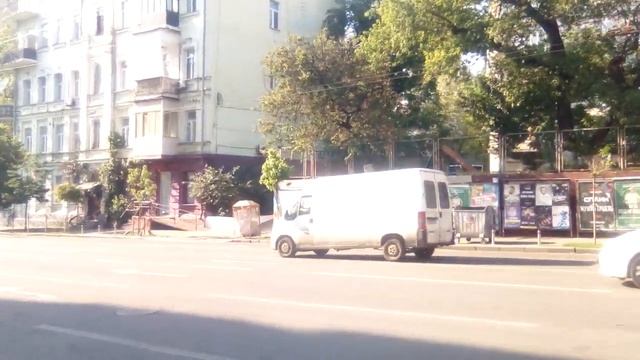 Киев обстановка. 10 июня. Кафе открыты и самокаты ездят. смотреть онлайн