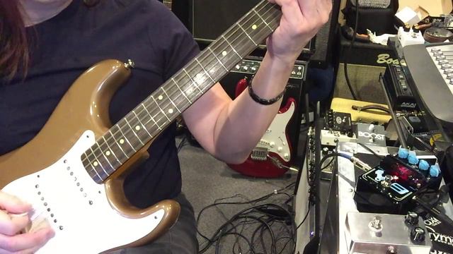 Vox V8 Distortion Pedal With Mullard 12AX7