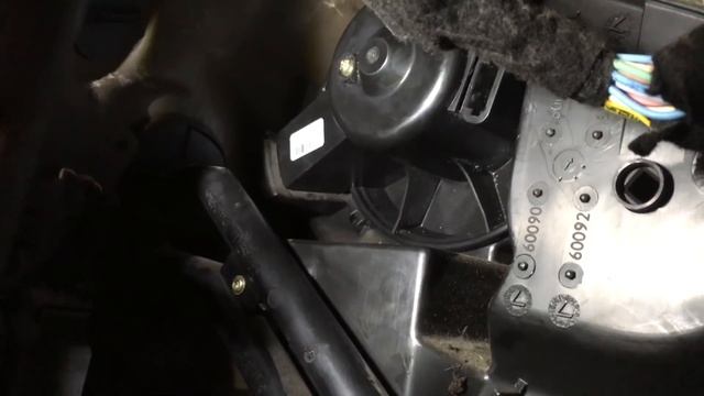 Замена вентелятора печки Пежо 307 смотреть онлайн