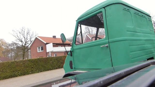 comparison test UNIMOG 404 with Mercedes S Class 420SE смотреть онлайн