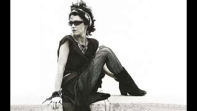 Danai - Ven a sentir el rocanrol смотреть онлайн