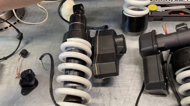 Как визуально отличить амортизатор WP ESA I от ESA II и от ZF Sachs Dynamic ESA  BMW R1200RT