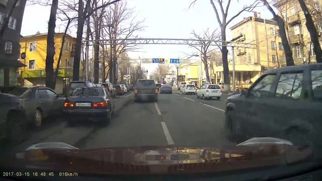 Алматы. Парковка на Мира вторым рядом смотреть онлайн