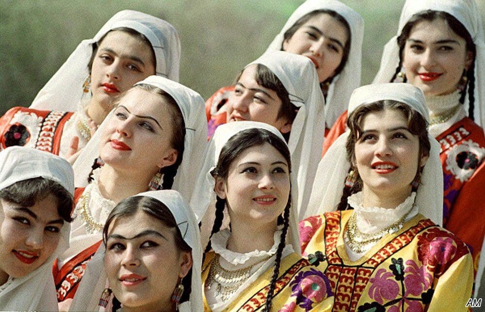 ТОҶИДДИН МУҲИДДИНОВ – ХУРМО ШИРИНОВА, TOJIDDIN MUHIDDINOV – KHURMO SHIRINOVA