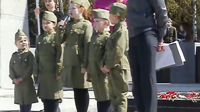 Театр танца Ювента на Монументе Славы 2011г .AVI смотреть онлайн