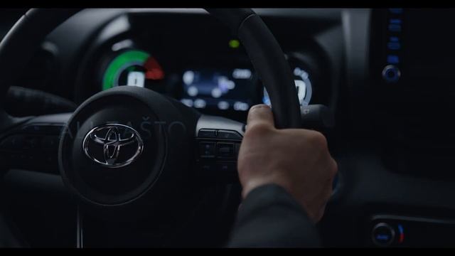 Toyota | Novi Yaris Hybrid смотреть онлайн