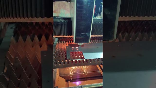 ПУСКОНАЛАДКА СТАНКА ДЛЯ РЕЗКИ МЕТАЛЛА XTC-1530W/1500 RAYCUS #machine #станки #bushcraft #wood смотреть онлайн