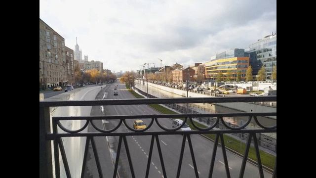 Современная квартира-студия в центре города Москвы смотреть онлайн