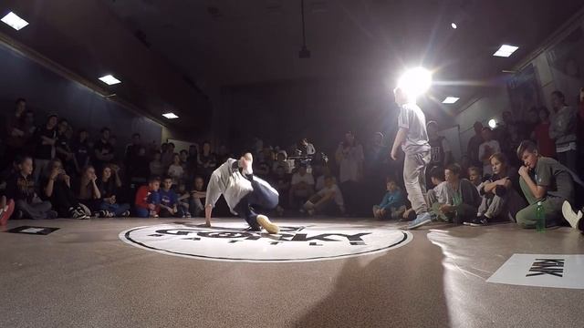 МАТИНА (DOMINANT CREW) vs ДИКИЙ | 1/2 FINAL | GORKY BATTLE 8 | НИЖНИЙ НОВГОРОД | 2016 смотреть онлайн