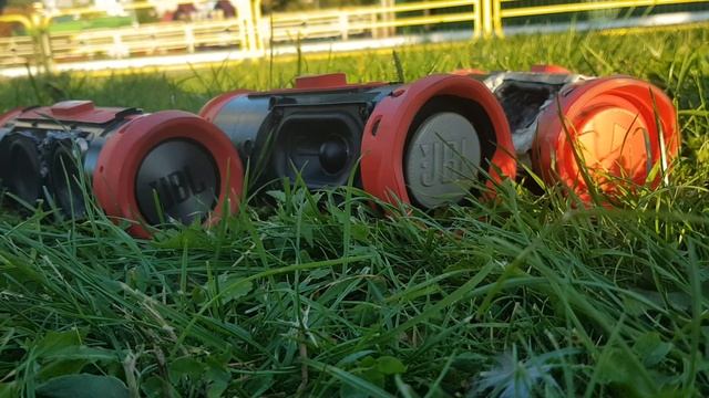 Jbl charge 4 x2 & charge 3 bass test смотреть онлайн