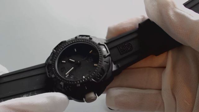 Men's Luminox Sentry Blackout Military Diver's Watch 0201 BO смотреть онлайн