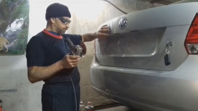 Как правильно убрать вмятину с багажника .Volkswagen Polo 2014г. смотреть онлайн