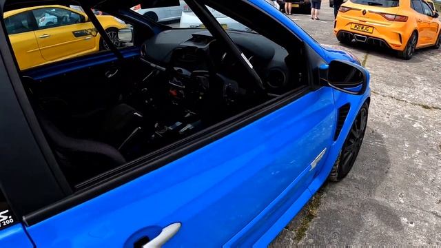 Renault Sport. Summer Drive Out смотреть онлайн