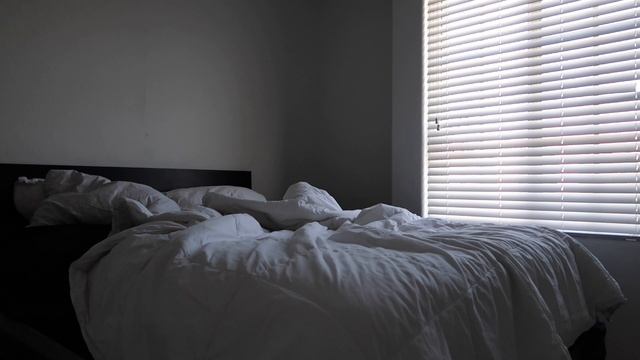 I FROZE MY WIFES IPHONE 11 PRO!! *PRANK GONE WRONG* смотреть онлайн