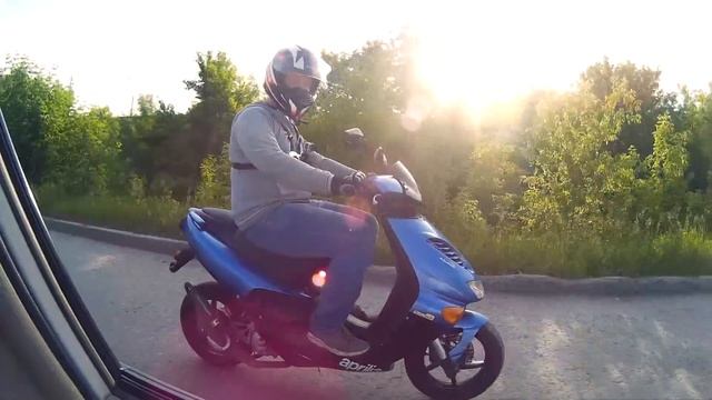 Забираем Aprilia SR 50 ☄ / Посылка из Москвы [СКУТЕР БЛОГ] смотреть онлайн