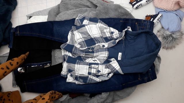 13571 Детский микс 0-12 л. зима CREX CH / W (cream/extra) 3 пак. 15кг. 6,95€/кг. 96шт. смотреть онлайн