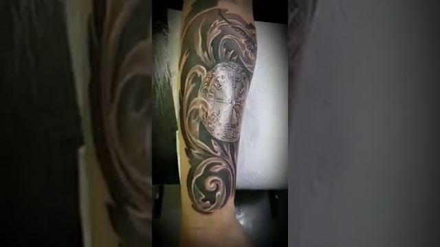 Eagle & Vegvisir Tattoo смотреть онлайн