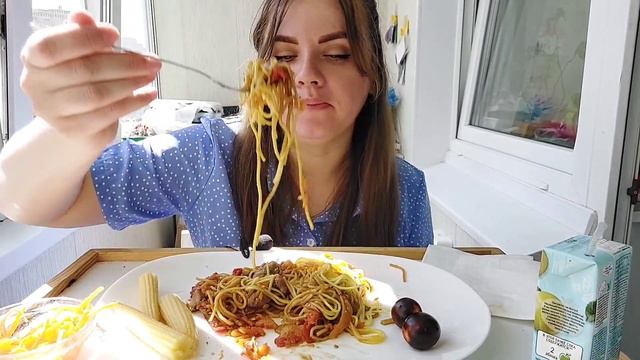 Мукбанг Вок рамен с курицей в соево- чесночном соусе, молодая кукурузка консервированная #мукбанг смотреть онлайн